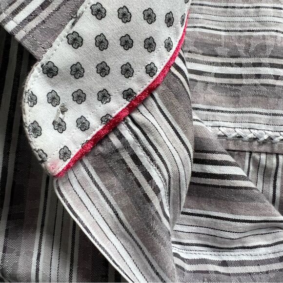 Bugatchi Uomo Shaped Fit Button Front Gray White Striped Shirt Men's size Medium - Picture 5 of 10